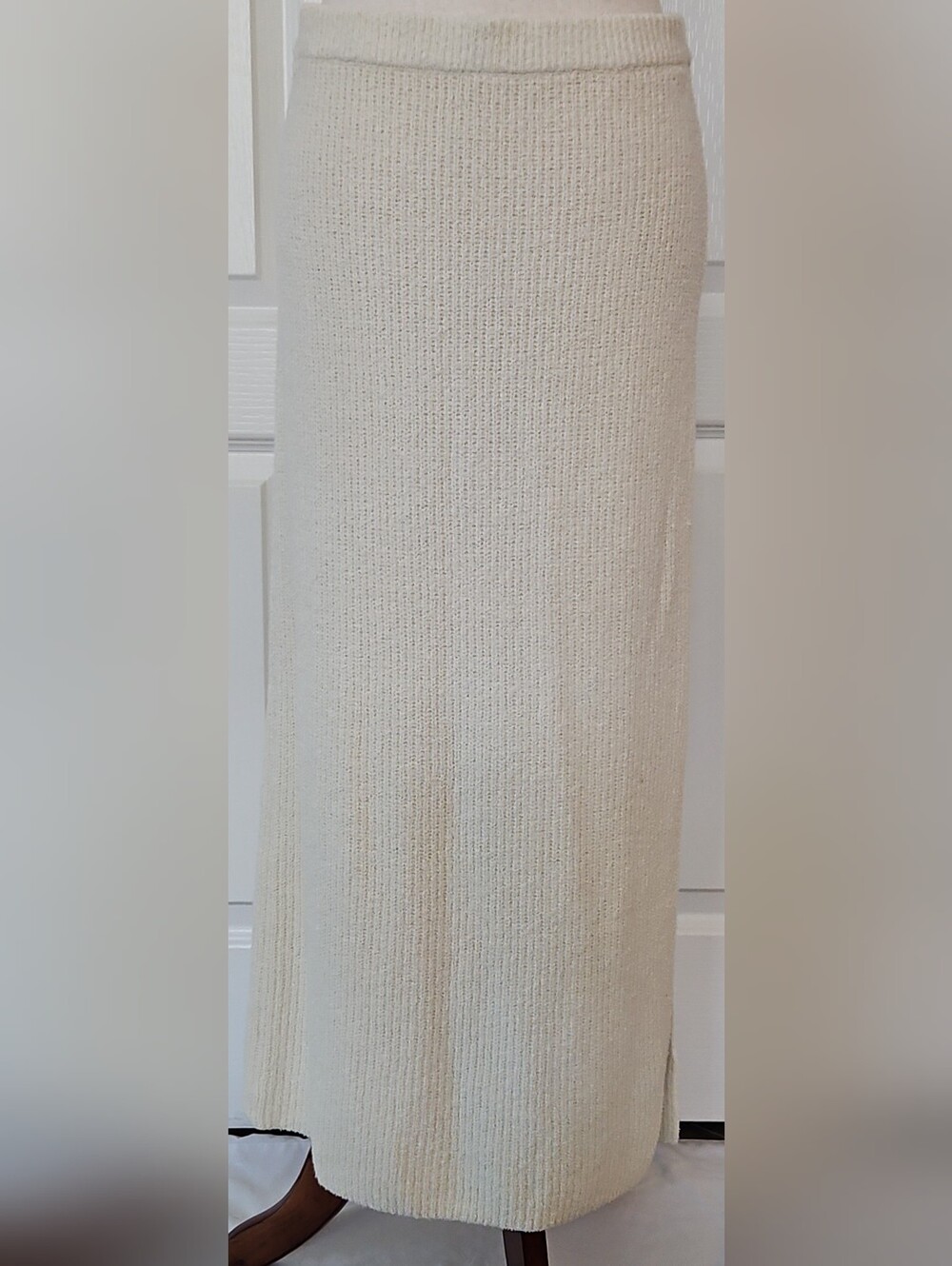 H&M Cream Rib Knit Midi Skirt Size Small - Picture 2 of 7